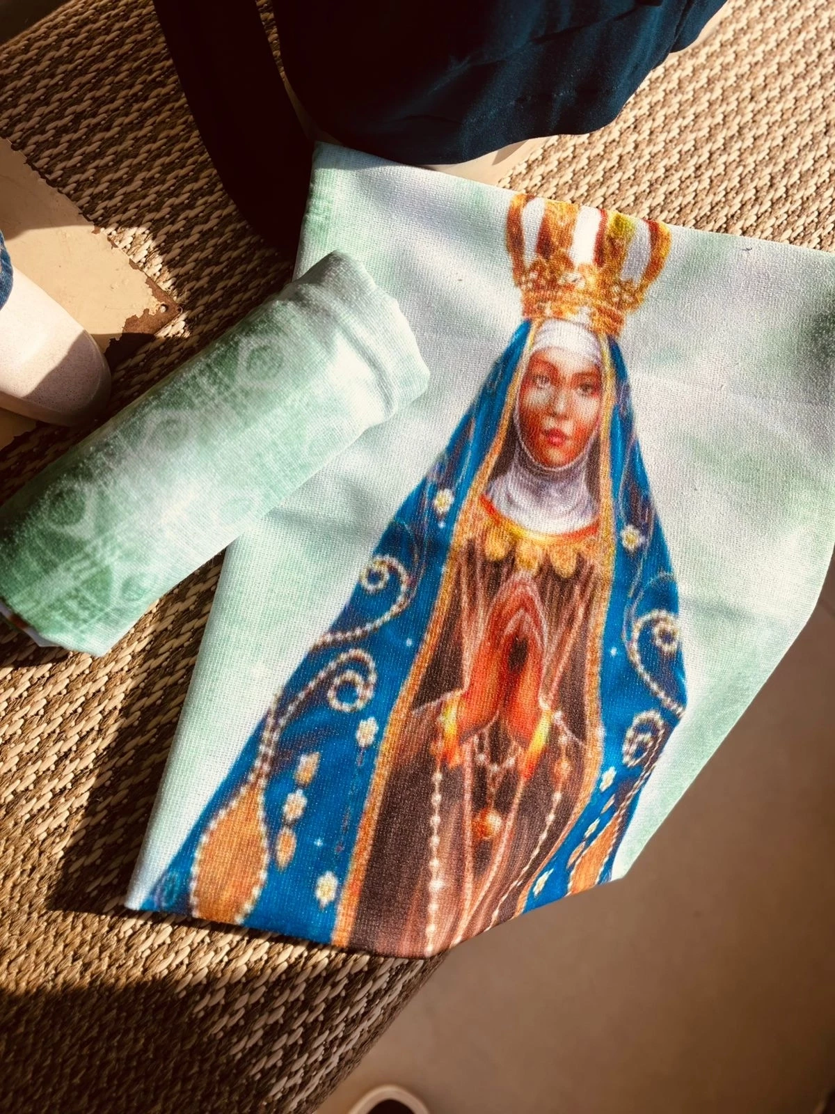 TOALHA BANHO NOSSA SENHORA APARECIDA LENDA VIVA 